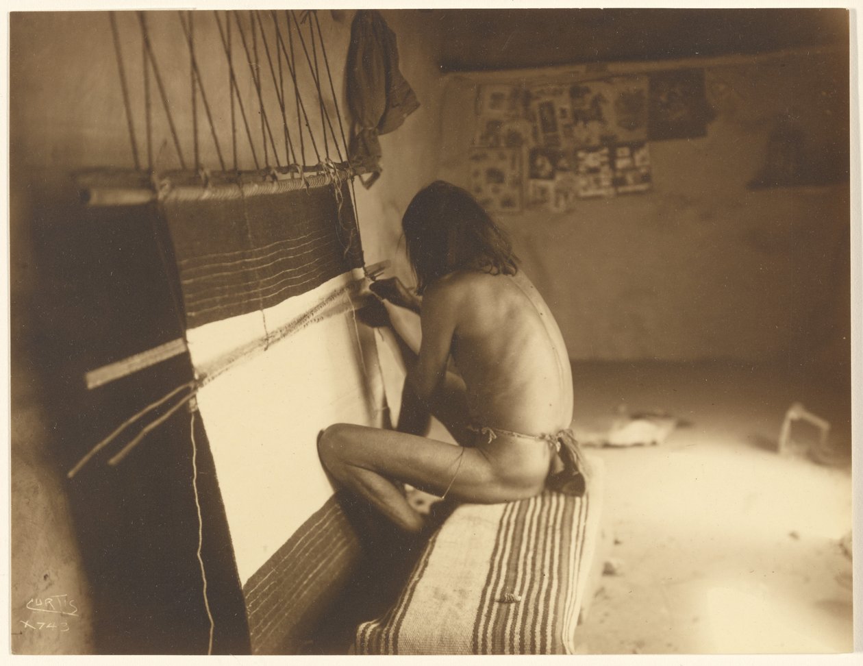 [Væveren - Hopi]. af Edward S. Curtis