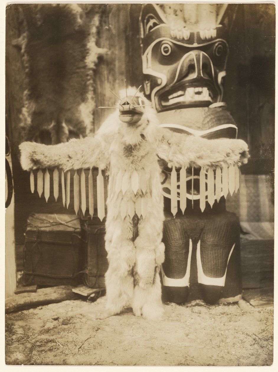 [Hvepsen med den summende hvirvel vil jage dem alle væk]. af Edward S. Curtis