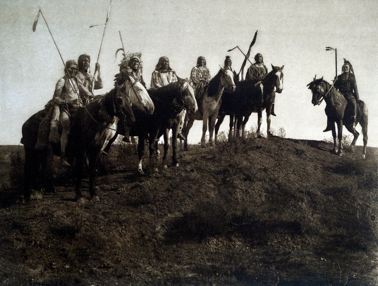 Amerikanske indianere: Apsaroke-kriger til hest af Edward Sheriff Curtis