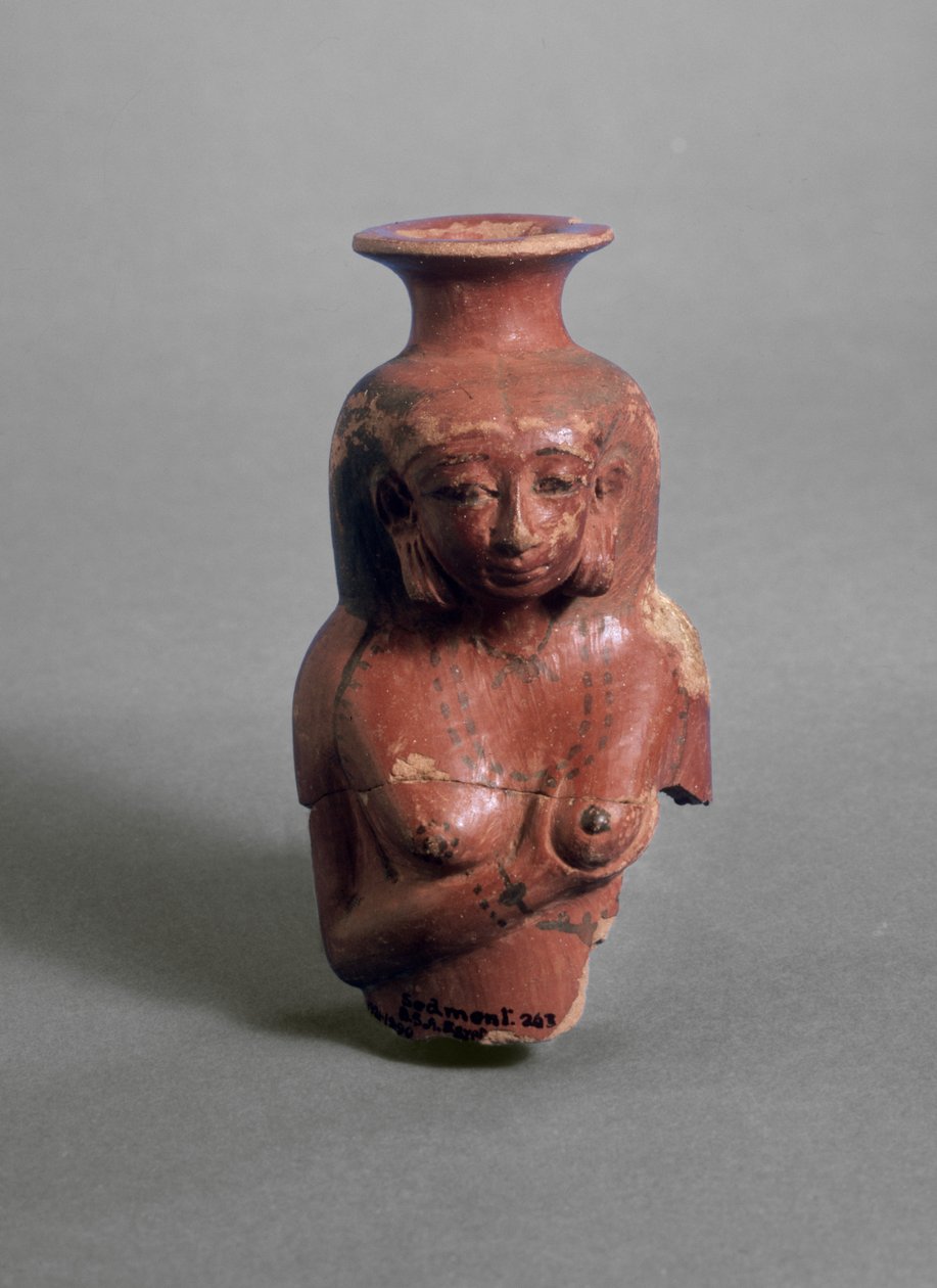 Antropomorf vase, der forestiller en kvinde, der ammer, muligvis gudinden Isis (malet rødt keramik) af Egyptian
