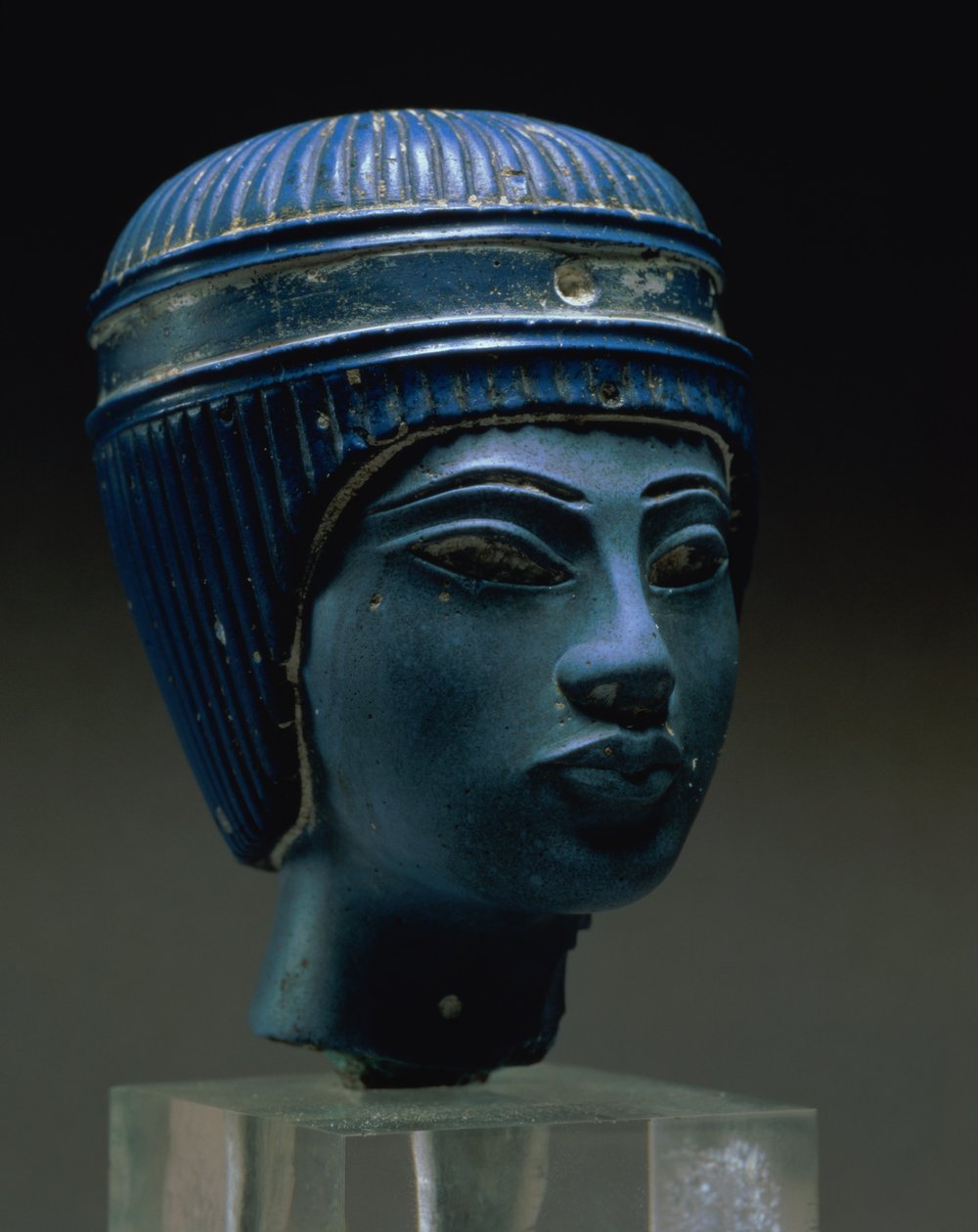 Falsk kongehoved, oprindeligt antaget at være Tutankhamon (presset glas) (se også 154086) af Egyptian