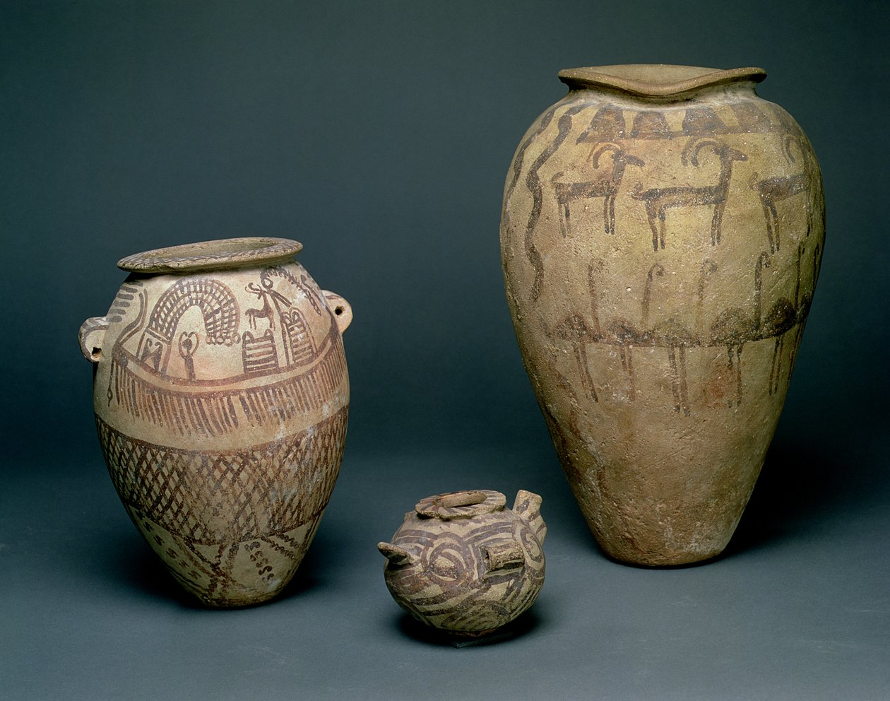 Vase dekoreret med forskellige friser af dyr og geometriske mønstre, egyptisk, Naqada I-perioden (4000-3500 f.Kr.) og Naqada II-perioden (3500-3100 f.Kr.) (terracotta) af Egyptian