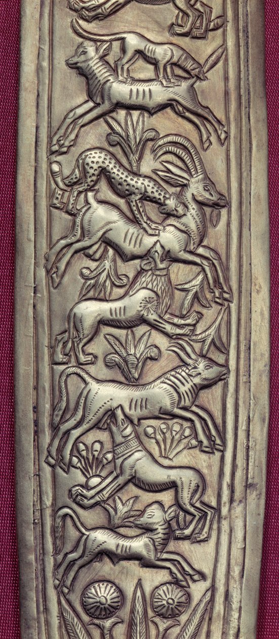 Antilope, hjort og en kalv angrebet af en leopard, en løve og en hund, detalje fra skeden til en dolk fra Tutankhamon-skatten, ca. 1340 f.Kr. guld og jern se også 3979 og 149453 af Egyptian 18th Dynasty