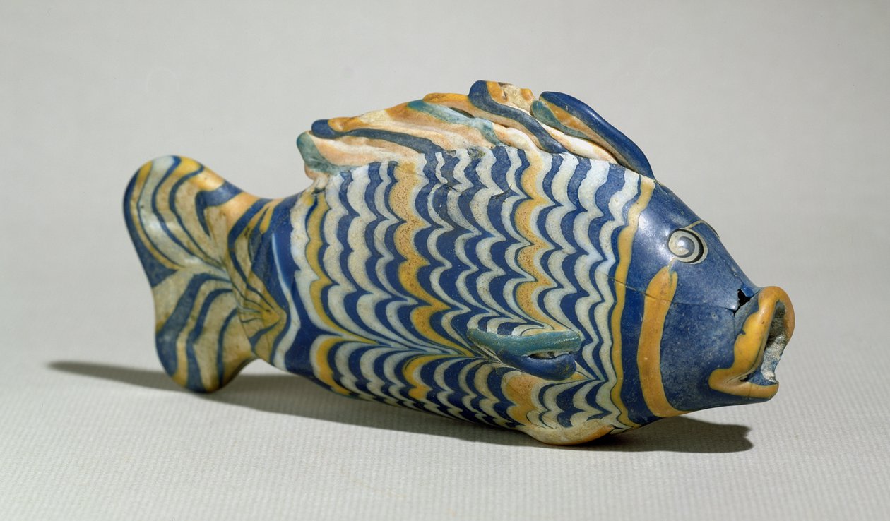 Kosmetisk fartøj i form af en fisk, fra Tell el-Amarna, New Kingdom, ca. 1390-1336 f.Kr. (polykromt glas) (se også 348552) af Egyptian 18th Dynasty
