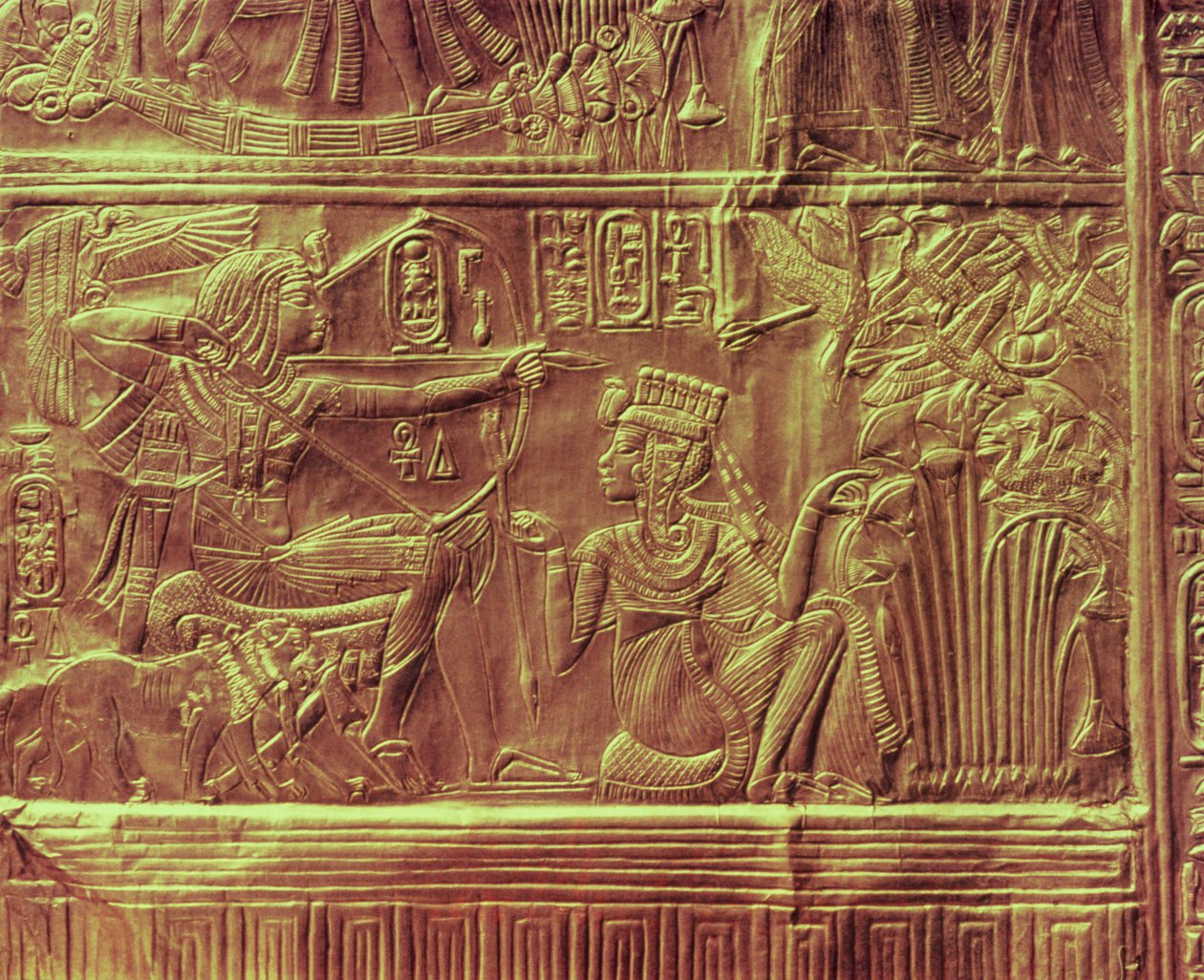 Detalje fra den gyldne helligdom, Tutankhamuns Treasure (træ overtrukket med et lag gesso og dækket med guldplade) af Egyptian 18th Dynasty