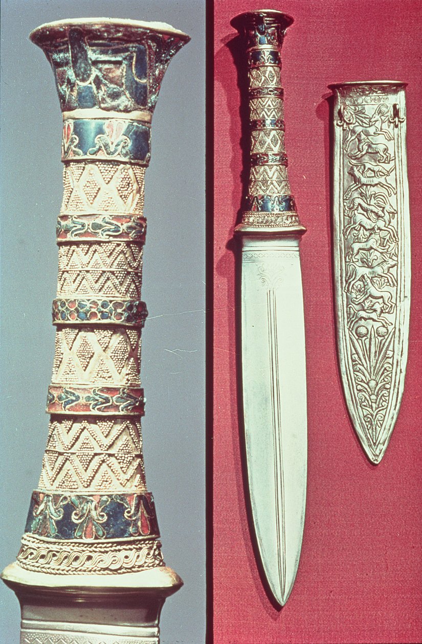 Gulddolk og skede, Tutankhamon-skat, ca. 1340 f.Kr af Egyptian 18th Dynasty