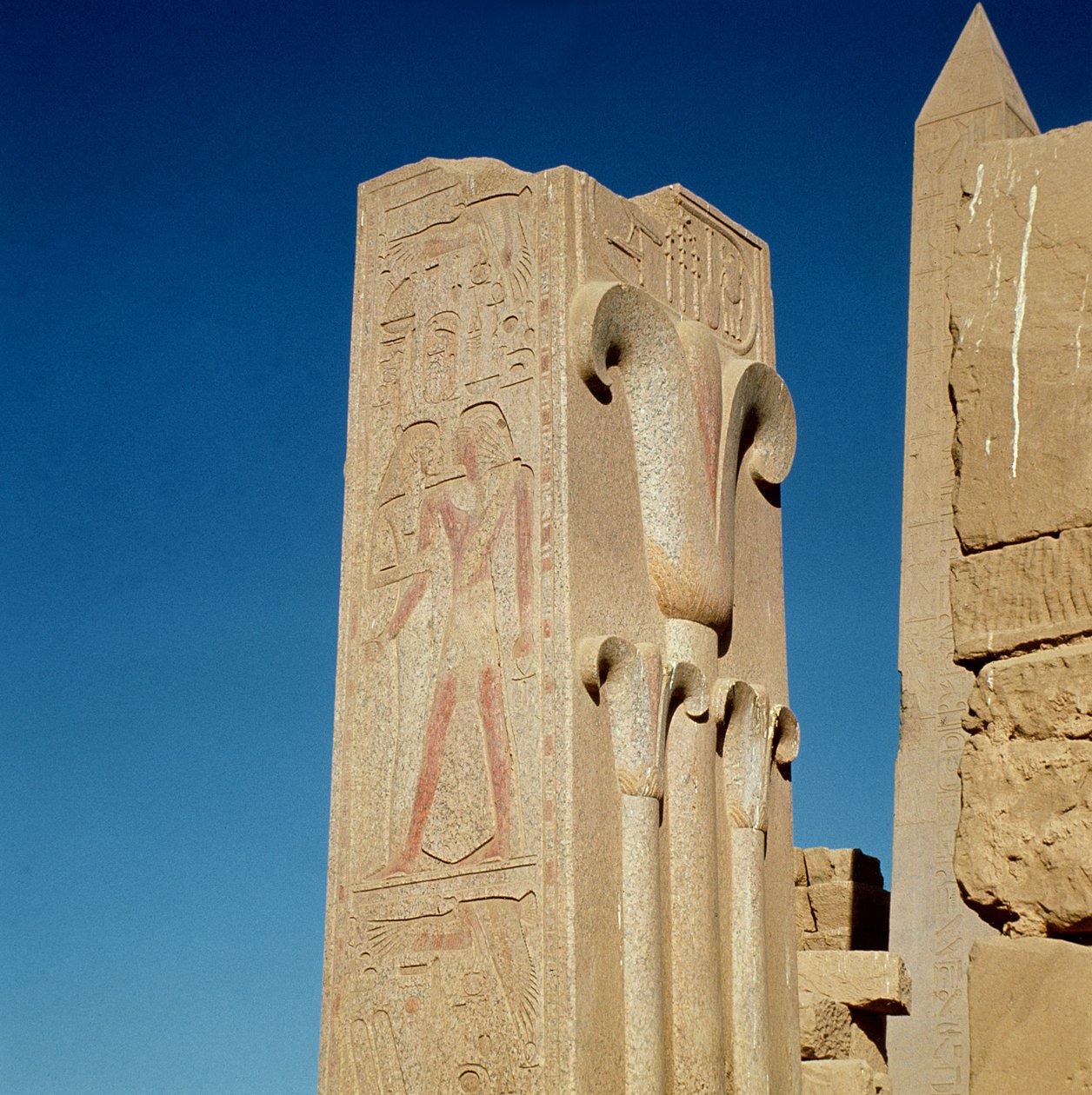 Søjle dekoreret med stiliserede papyrusplanter, fra Amuns Store Tempel-kompleks, New Kingdom (se også 59219) af Egyptian 18th Dynasty