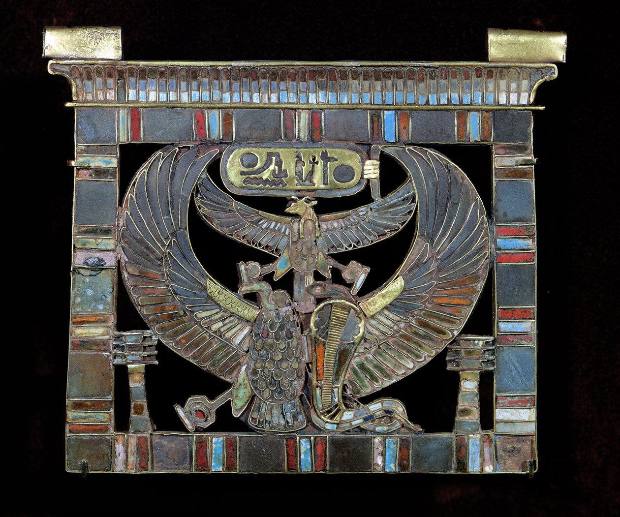 Pectoral of Ramses II (1279-1213 BC) New Kingdom (guld og halvædelsten) (se også 95068) af Egyptian 19th Dynasty