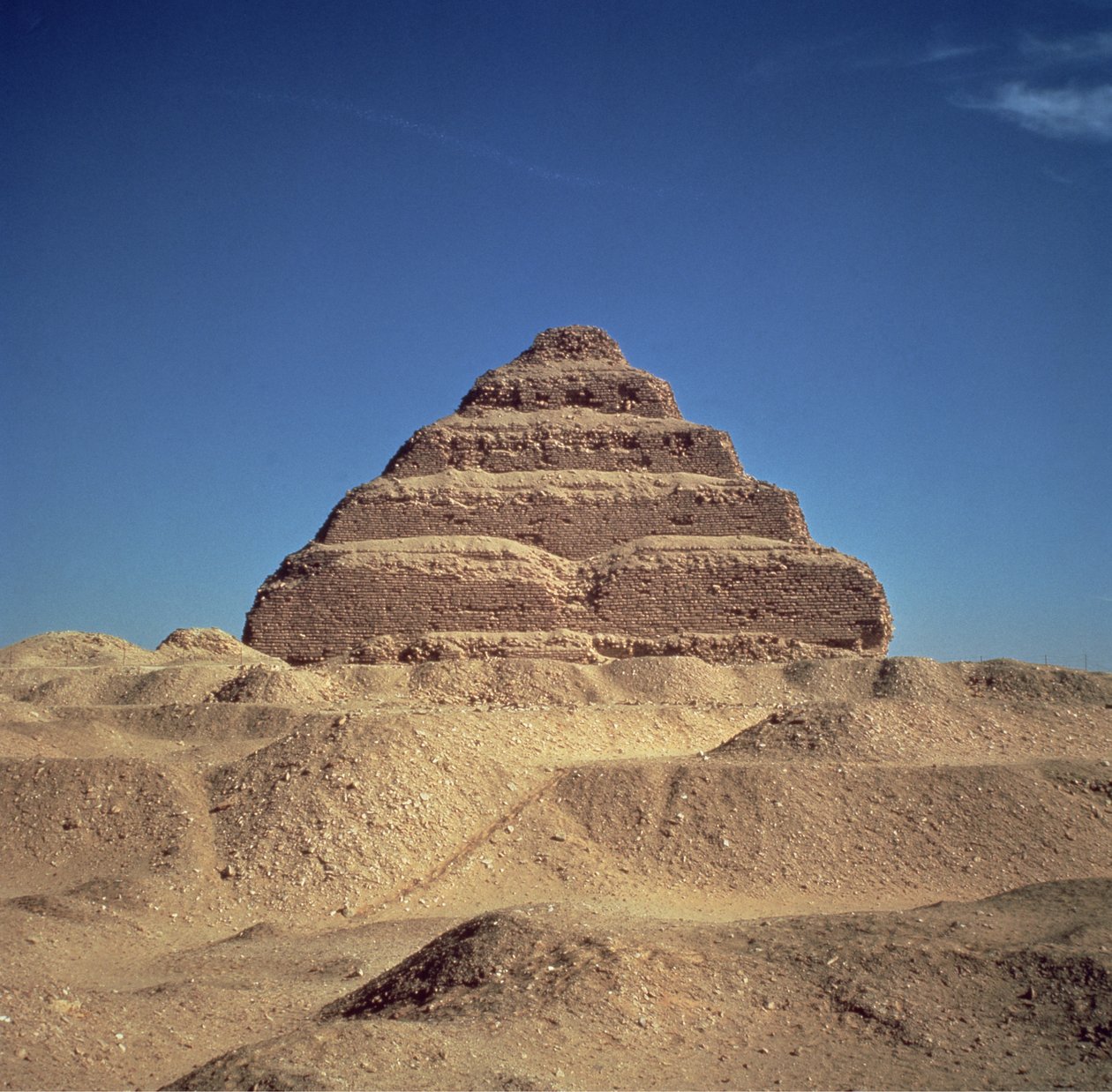 Kong Djosersers trinpyramide, ca. 2630-2611 f.Kr. af Egyptian 3rd Dynasty