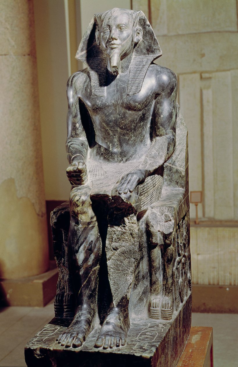 Statue af Khafre (2520-2494 f.Kr.) tronet, fra Khafre-pyramidens tempel i Giza, Gamle Kongerige, ca. 2540-2505 f.Kr. (diorit) (se også 68319) af Egyptian 4th Dynasty