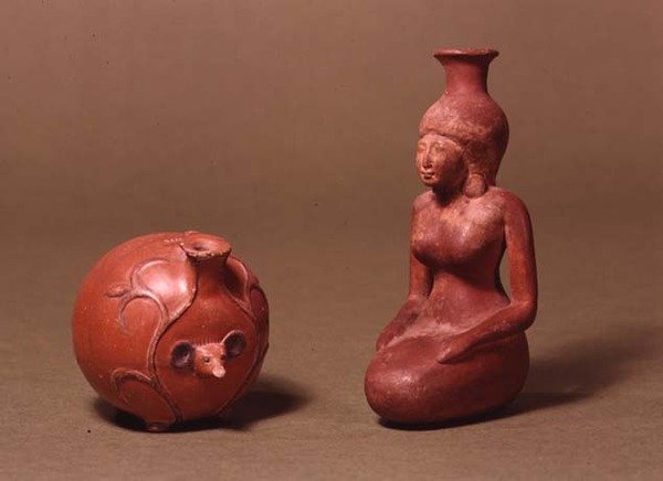 Kar i form af en pige og et pindsvin (keramik) af Egyptian