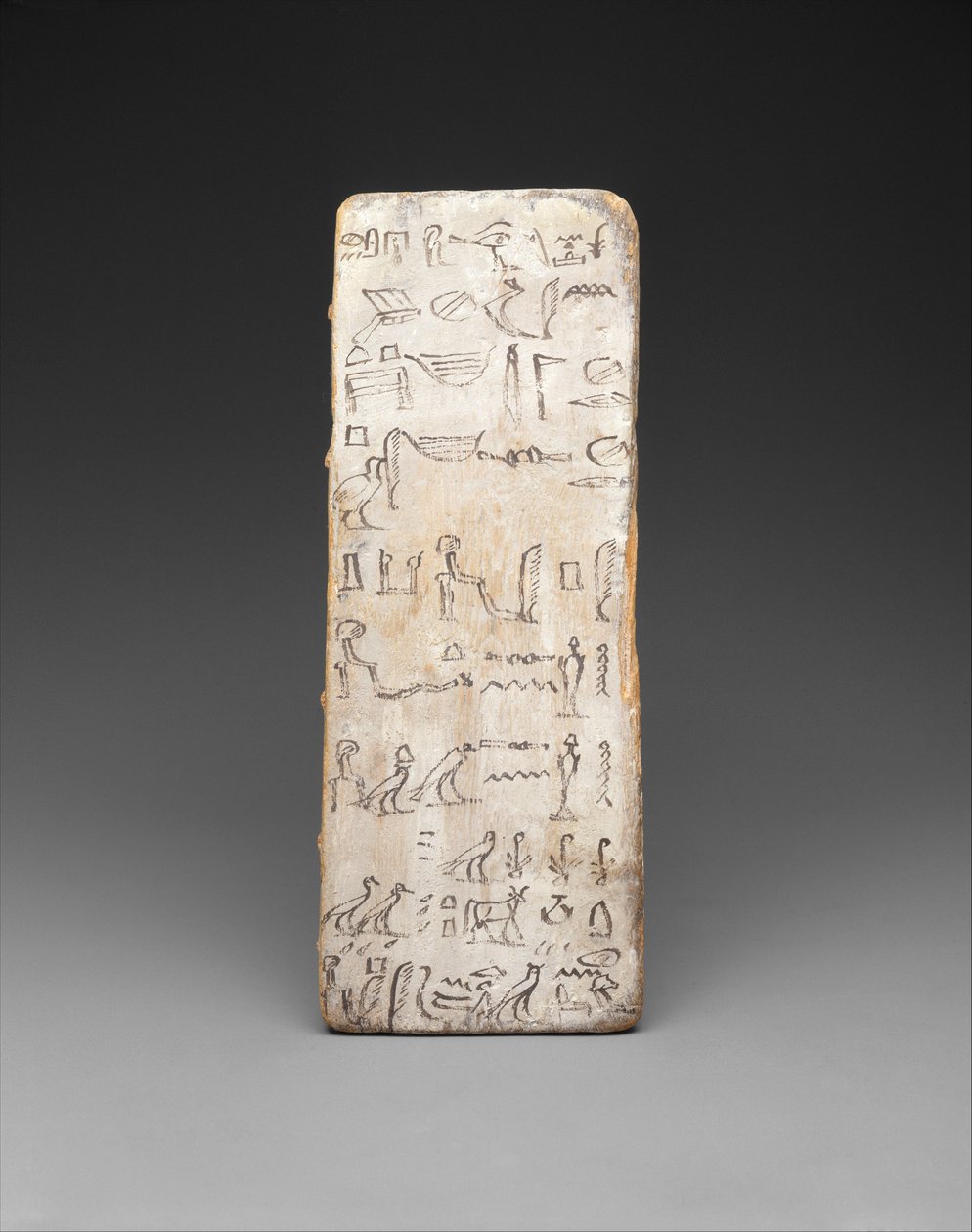 Skrivebord for en skriverlærling, ca. 2030 f.Kr. (træ, kalkmaling og blæk) af Egyptian 11th Dynasty