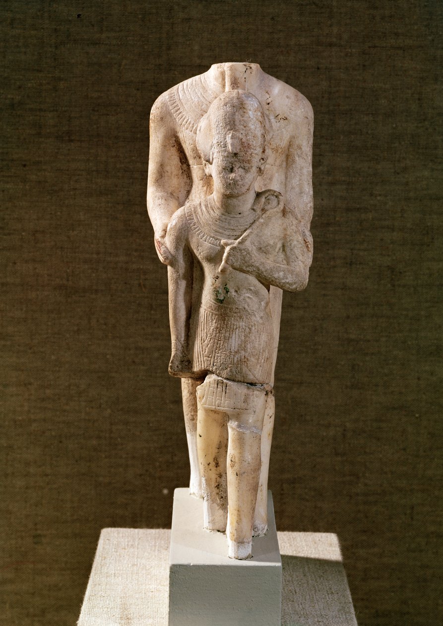 Amun beskytter Amenhotep III (1382-44 f.Kr.) fra Amuns tempel, Karnak (kalksten) af Egyptian 18th Dynasty