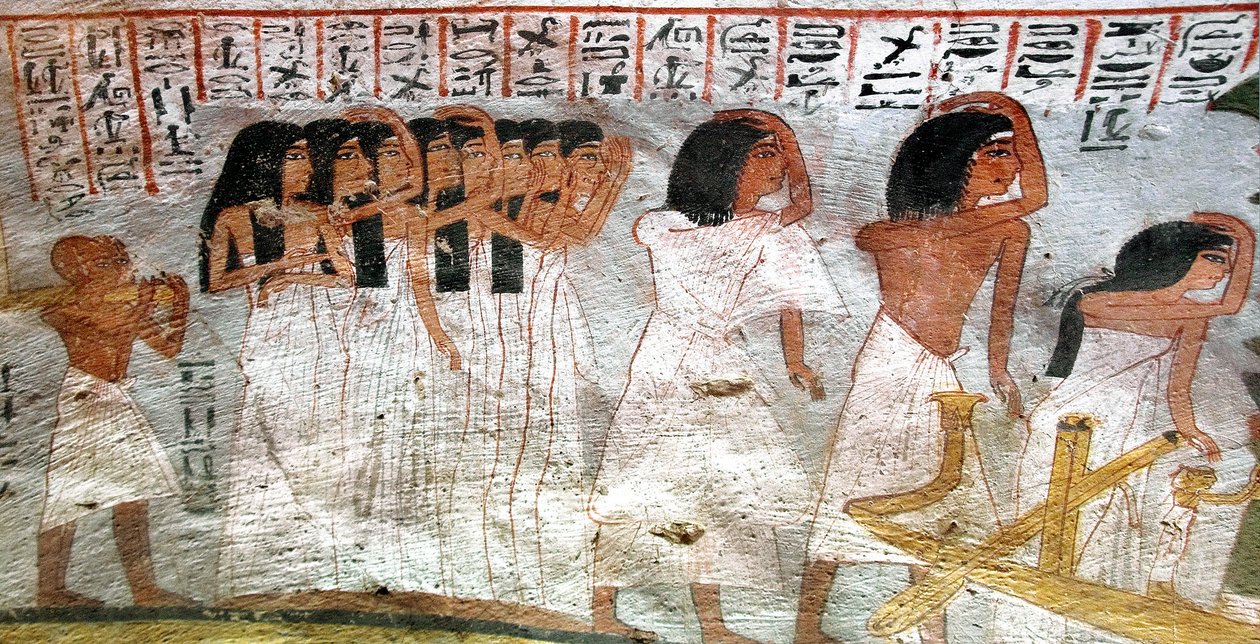 Egyptian antiquite: procession of weeping. Painting of the Tomb of Roydani af Egyptian 18th Dynasty