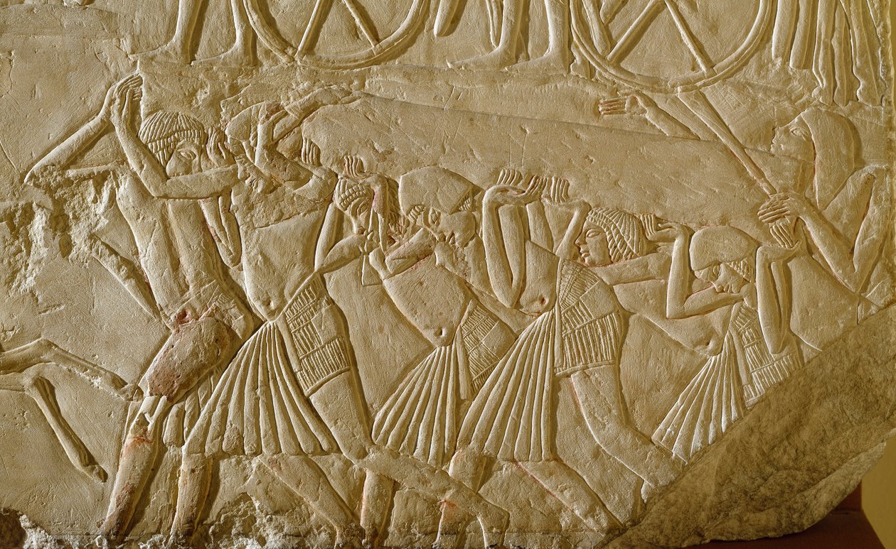 Egyptisk antikvitet: slaver, der bærer en obelsk under de store værker i det faraoniske Egypten. Detalje af et relief fra graven af en højtstående embedsmand fra det sene 18. dynasti. 1570-1320 f.Kr. Bologna, Civico Museo Archeologico af Egyptian 18th Dynasty