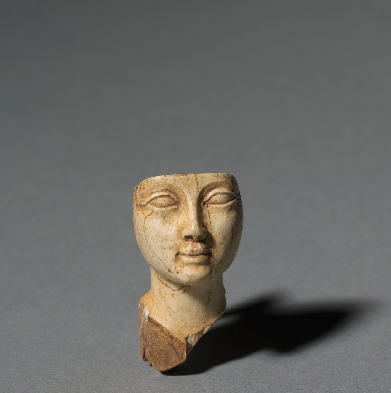 Ansigt fra en kosmetisk ske, 1391-1353 f.Kr af Egyptian 18th Dynasty