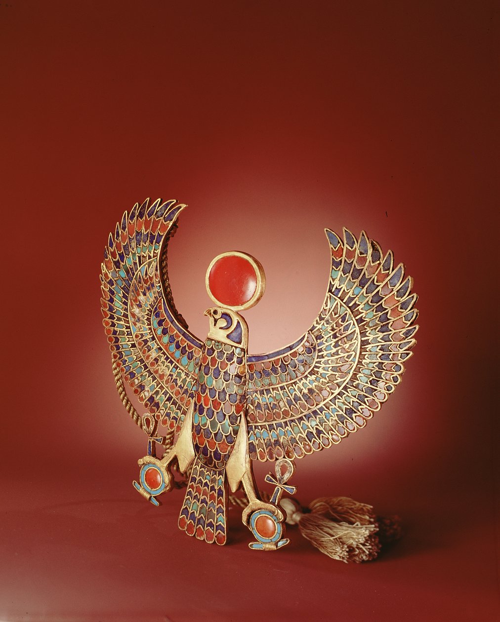 Falcon pectoral, fra Tutankhamons grav, New Kingdom (guld indlagt med lapis lazuli, turkis, karneol og glas) af Egyptian 18th Dynasty