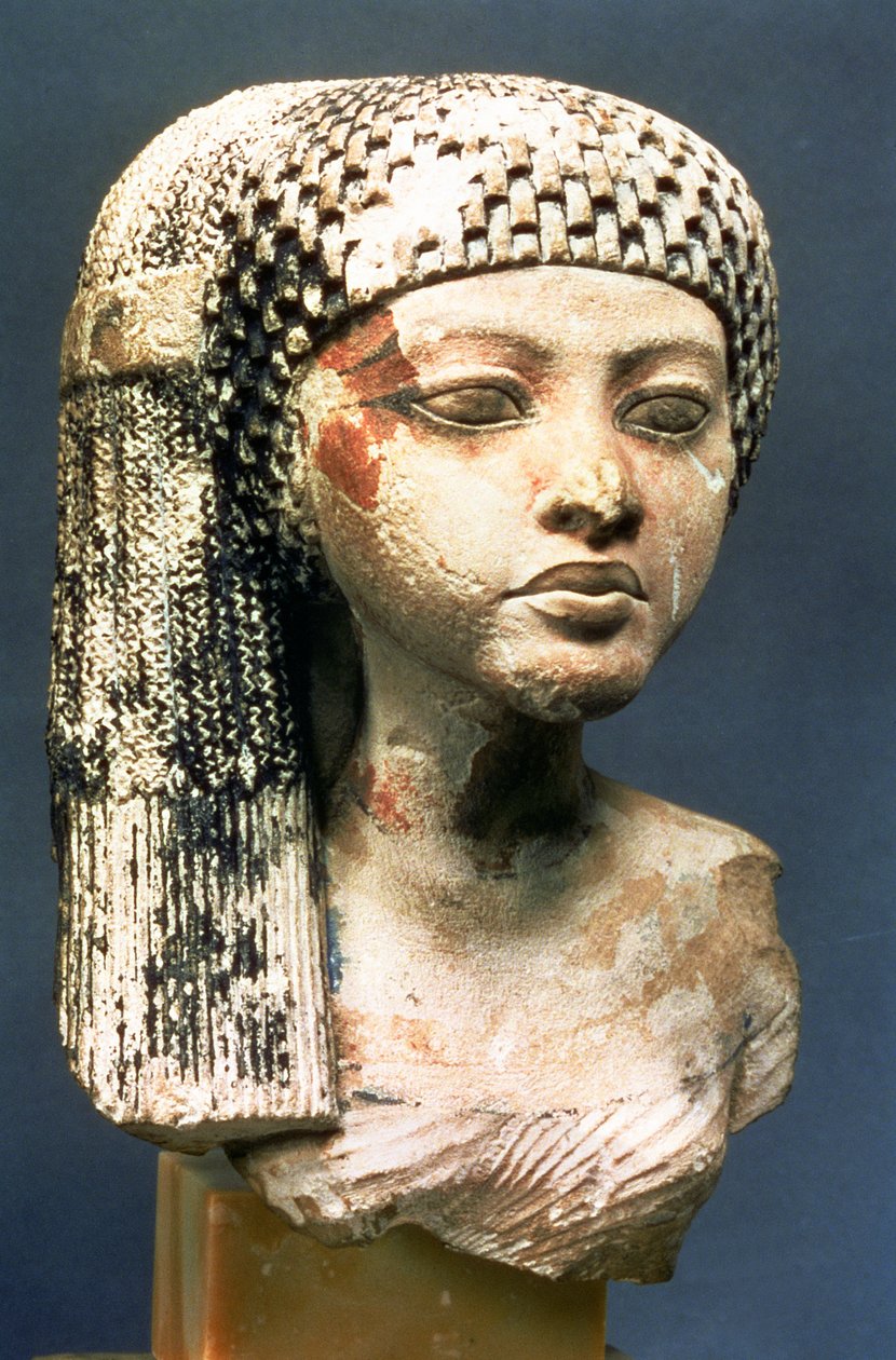 Leder af en prinsesse fra familien af Akhenaten, New Kingdom (malet kalksten) (se også 107940, 370210, 370211) af Egyptian 18th Dynasty