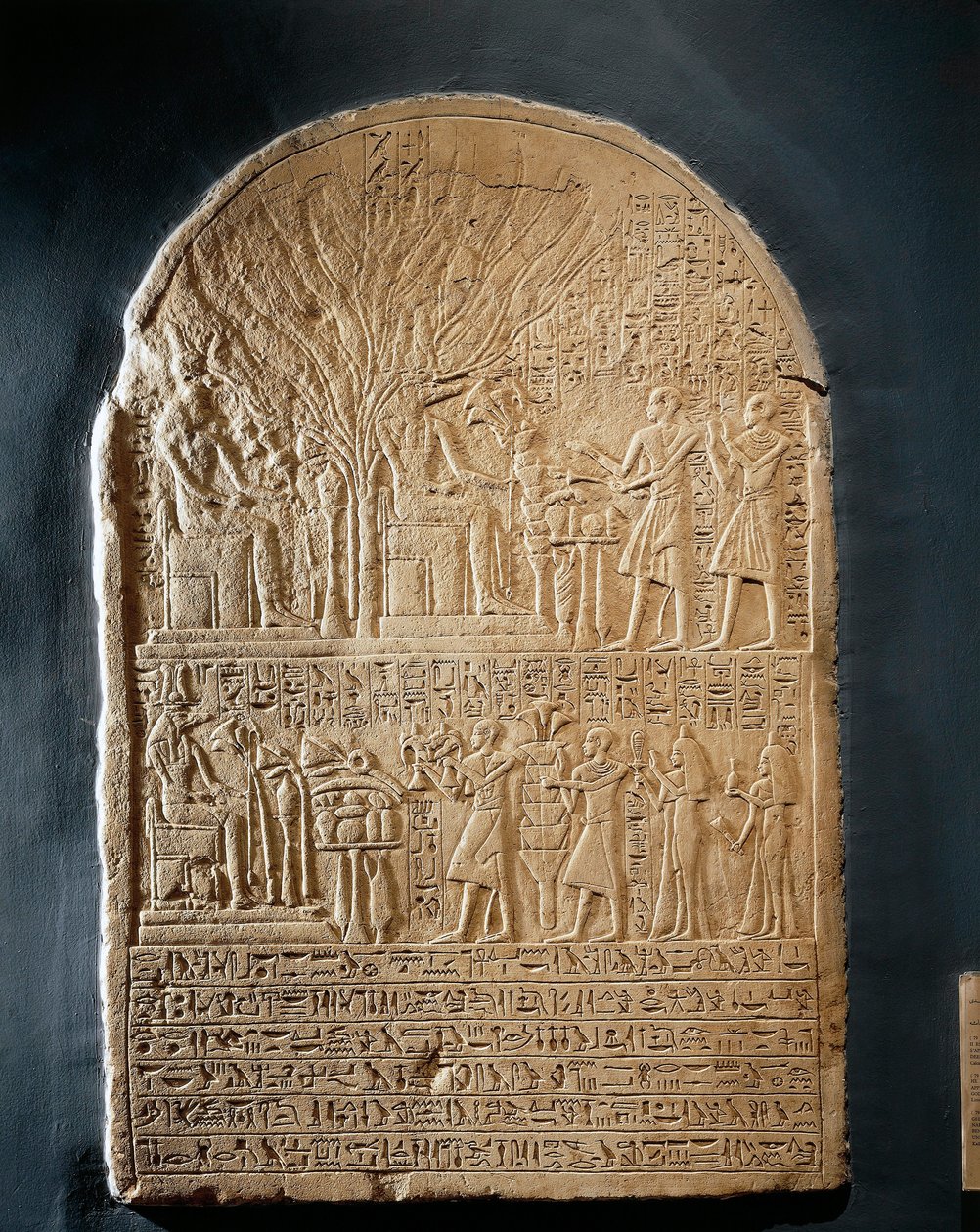 Kalkstensstele af Sobeks ypperstepræst, fra Sobeks tempel i Dahamcha af Egyptian 18th Dynasty