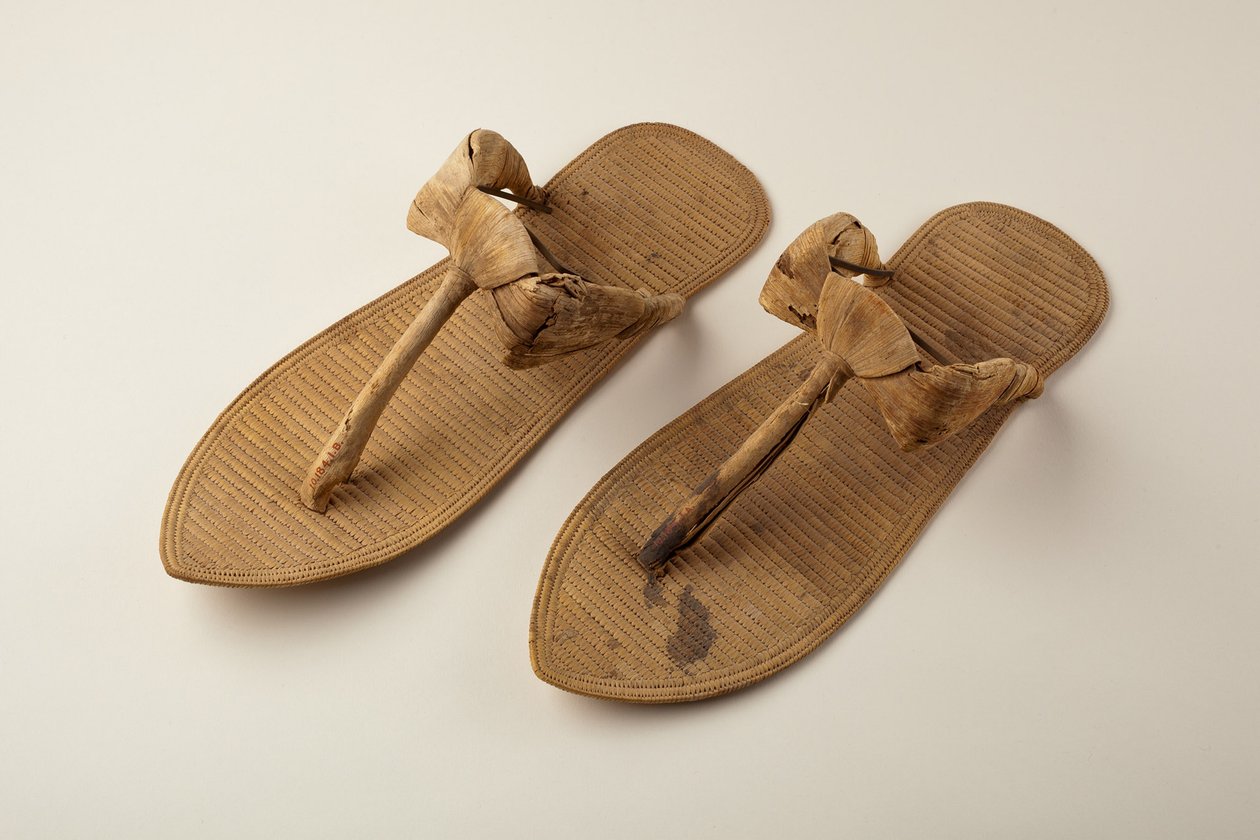 Et par sandaler, ca. 1390-52 (græs, siv, papyrus) af Egyptian 18th Dynasty