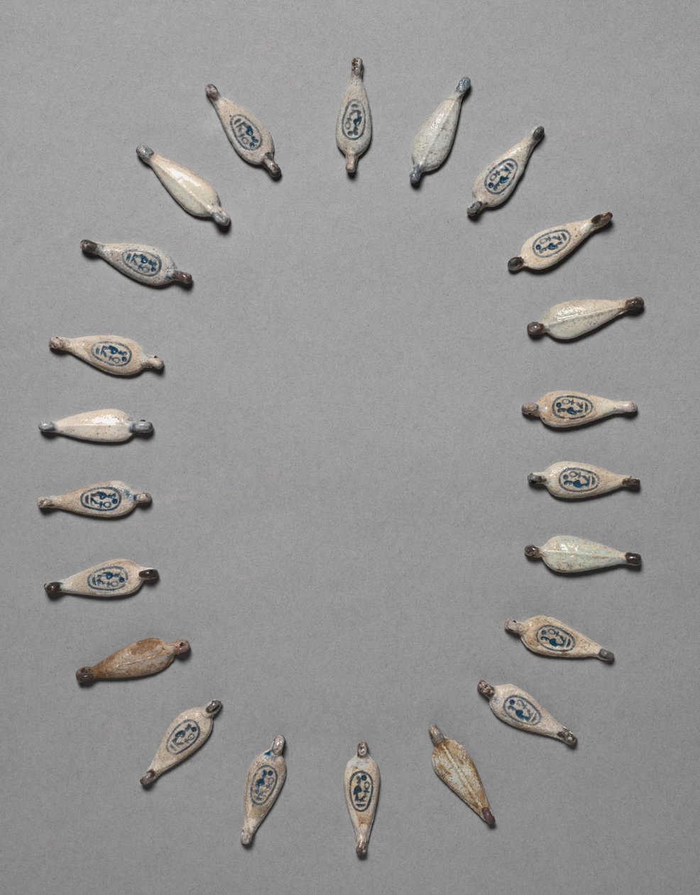 Kronbladsformede perler, ca. 1391-1353 f.Kr af Egyptian 18th Dynasty