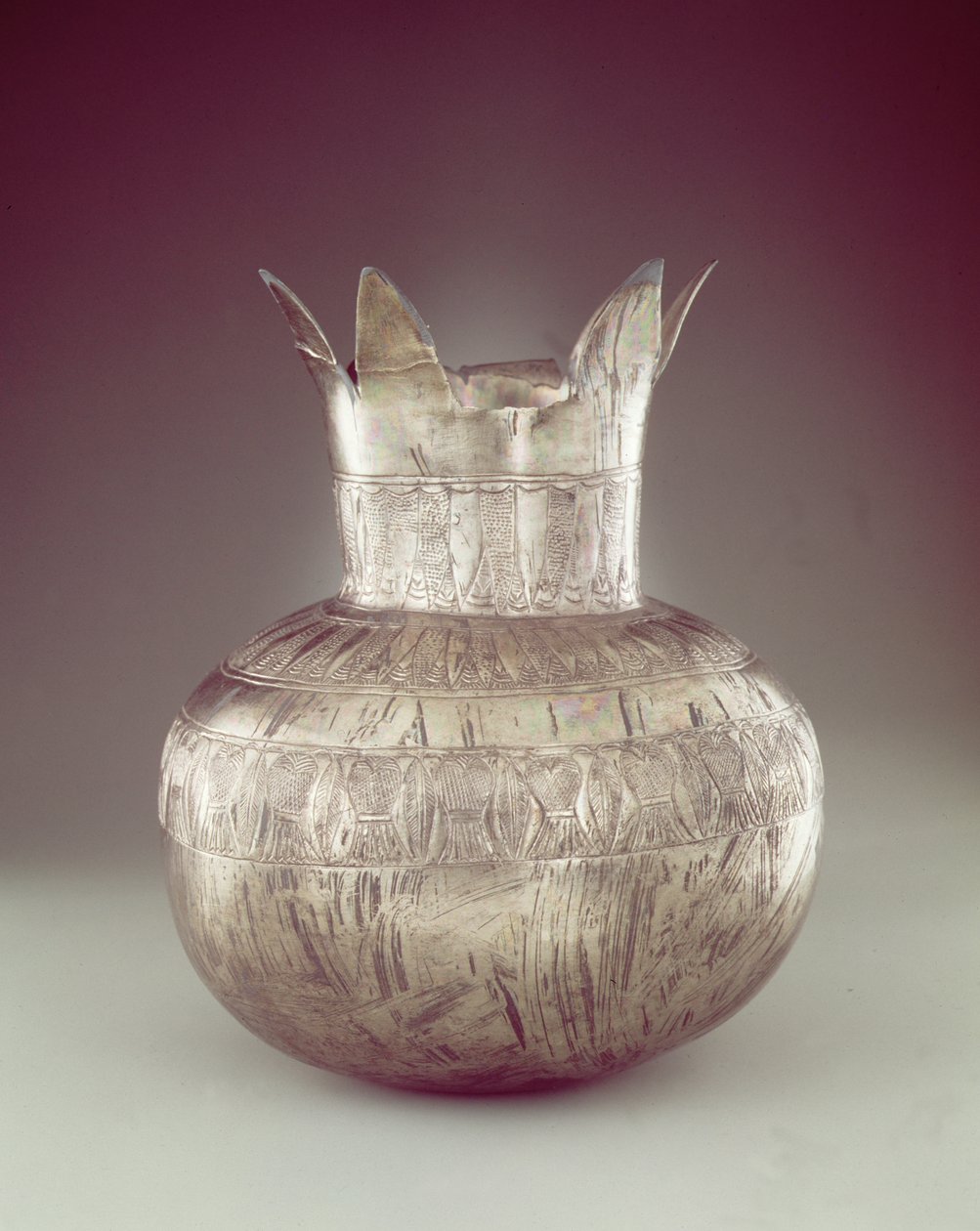 Granatæblevase, fra Tutankhamons grav, New Kingdom (sølv eller electrum) af Egyptian 18th Dynasty