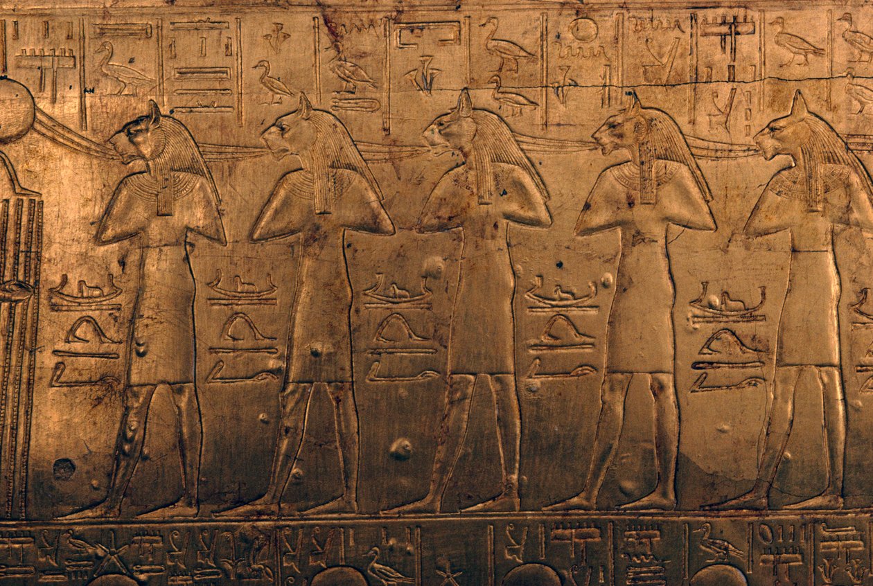 Relief på forgyldt trækasse, Tutankhamons skatkammer af Egyptian 18th Dynasty