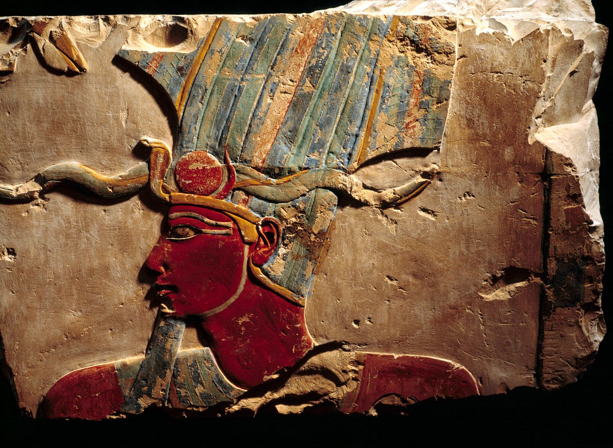 Relief, der repræsenterer faraoens krone Thutmosis (Tuthmosis eller Thutmus) III krone Atef af Egyptian 18th Dynasty