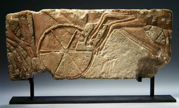 Relief, der viser en del af en kongelig procession, New Kingdom, Amarna-perioden (1353-37 f.Kr.) (kalksten) af Egyptian 18th Dynasty