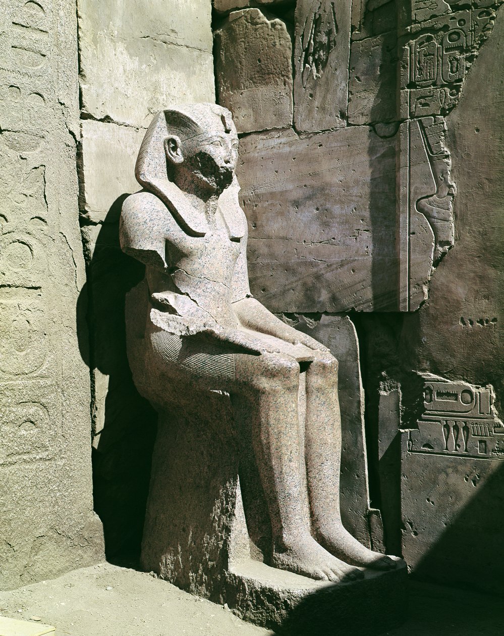 Statue af Tuthmosis III (ca. 1490-39 f.Kr.) New Kingdom (granit) af Egyptian 18th Dynasty