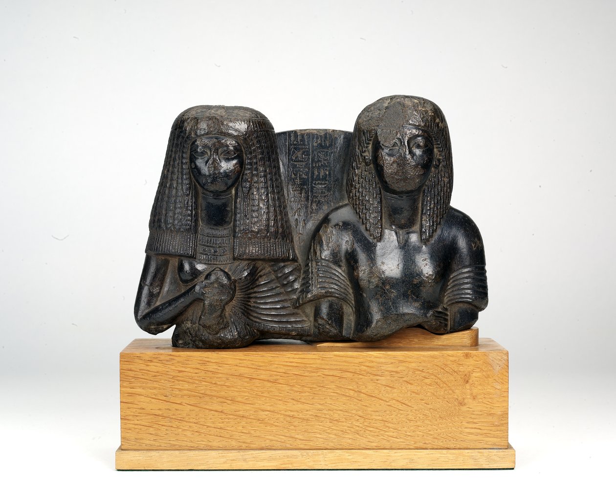 Statuette af militærofficeren Huy og hans kone Nay, sangerinde fra Amun, New Kingdom (steatit) af Egyptian 18th Dynasty
