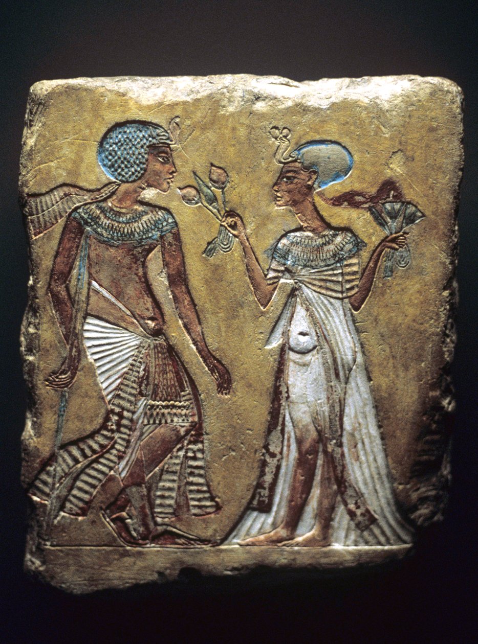 Gå en tur i haven, relief forestillende Tutankhamon og hans kone, Ankhesenamun, New Kingdom, ca. 1330 f.Kr. (malet kalksten) af Egyptian 18th Dynasty