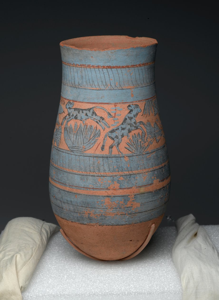 Dråbeformet vase med malede design af jomfruer, køer og sumpplanter, New Kingdom, ca. 1390-1353 f.Kr. (malet terracotta) af Egyptian 18th Dynasty