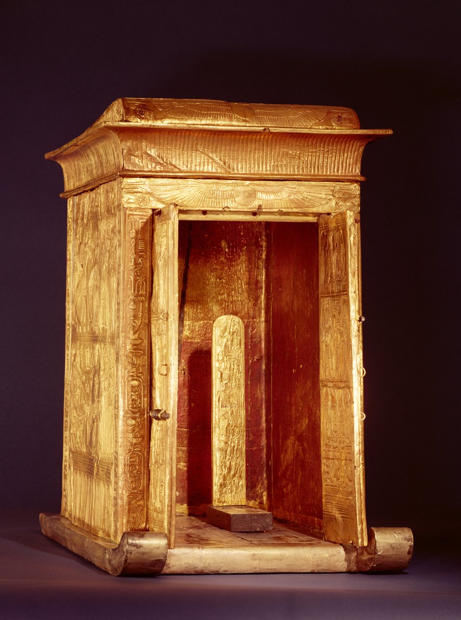 Tutankhamons gyldne helligdom (ca. 1370-1352 f.Kr.) New Kingdom (træ overlejret med gesso dækket af guldplade) (se også 267767) af Egyptian 18th Dynasty