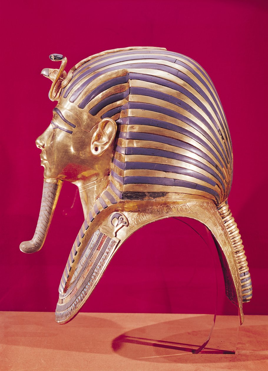Guldmasken, fra Tutankhamons skat (ca. 1370-52 f.Kr.) ca. 1340 f.Kr. (guld indlagt med halvædelsten) (se 179987 for modsatte side) af Egyptian 18th Dynasty