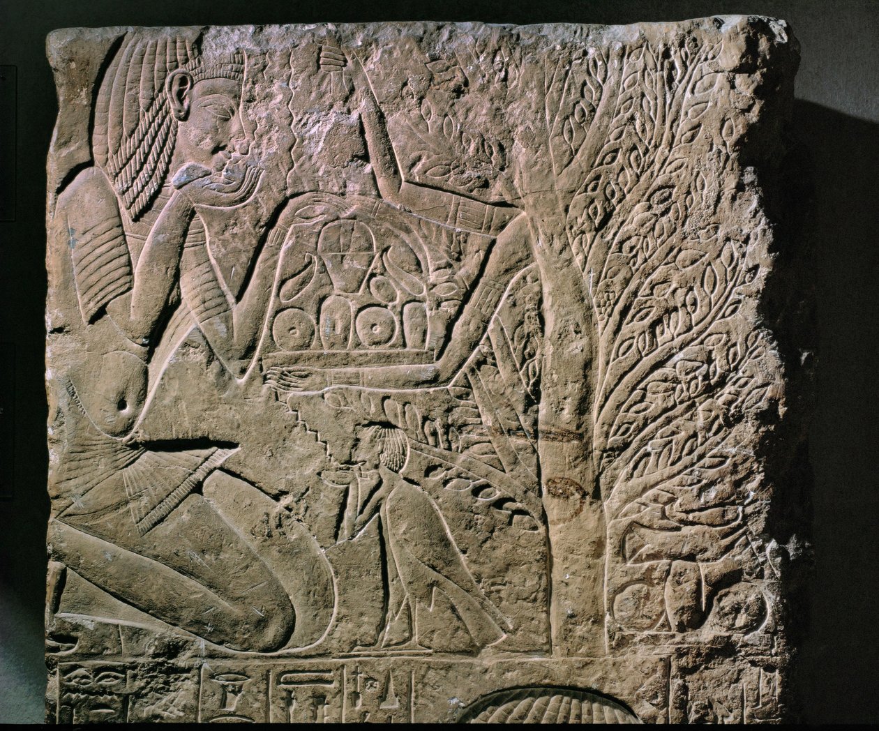 Træ-gudinde tilbyder mad og drikke (relief) af Egyptian 18th Dynasty
