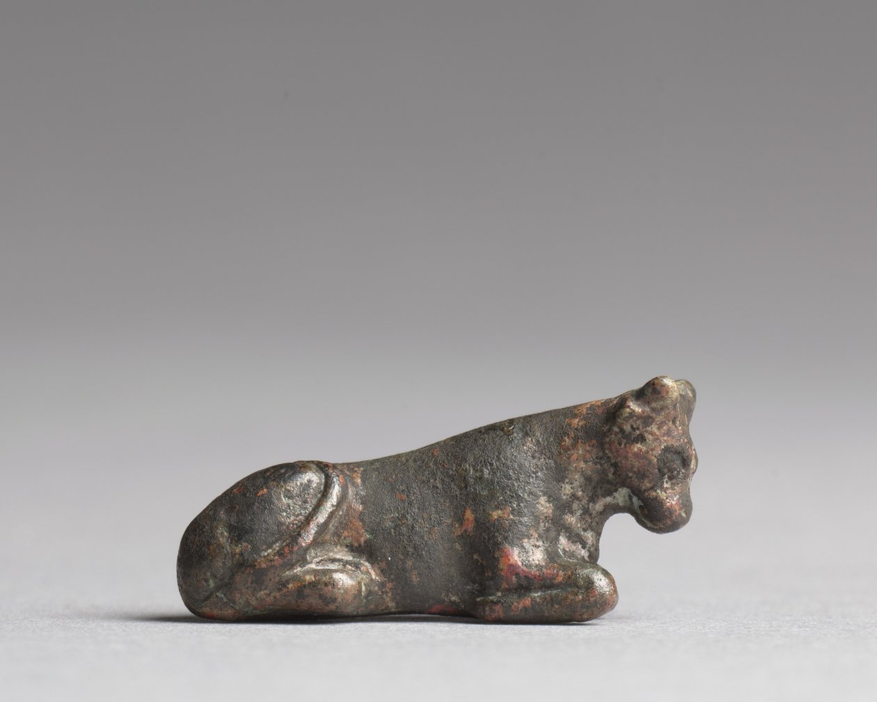 Vægt i form af en tyr eller ko, New Kingdom, 1540-1296 f.Kr af Egyptian 18th Dynasty