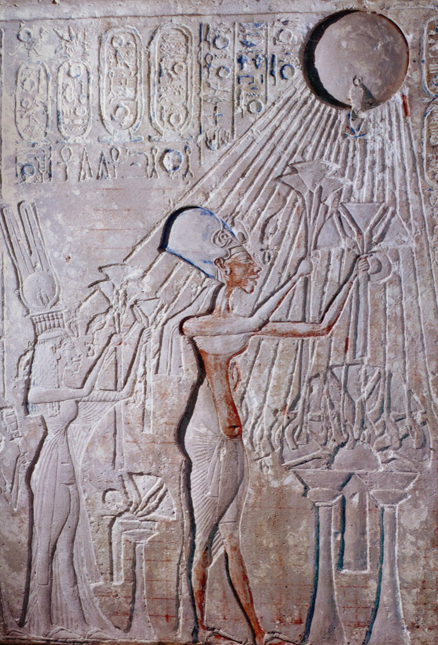 lavt relief af kong Akhenaten og dronning Nefertiti, der tilbeder solguden Aton af Egyptian 18th Dynasty