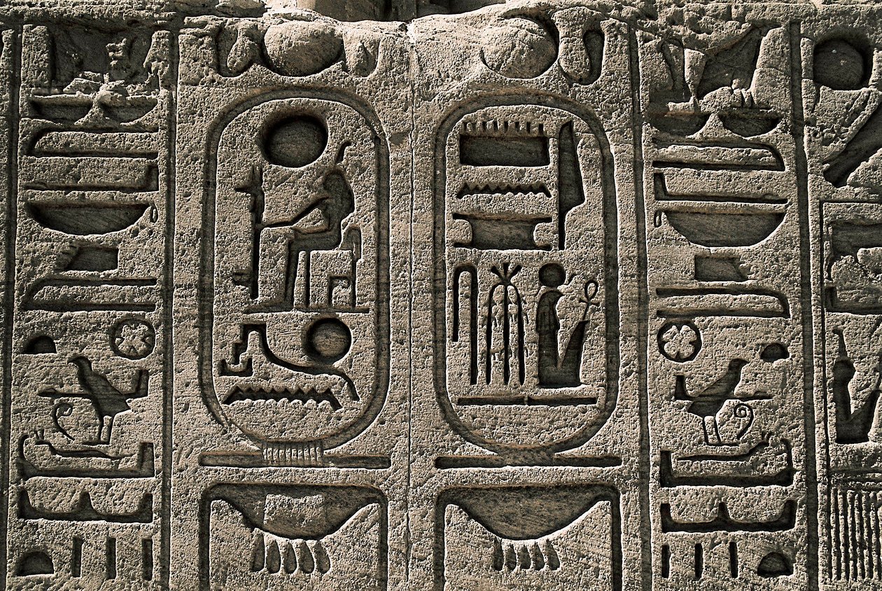 Egyptisk oldtid: relief af Ramses II-templet. 1271-1256 f.Kr., Abu Simbel, Aswan, Egypten af Egyptian 19th Dynasty