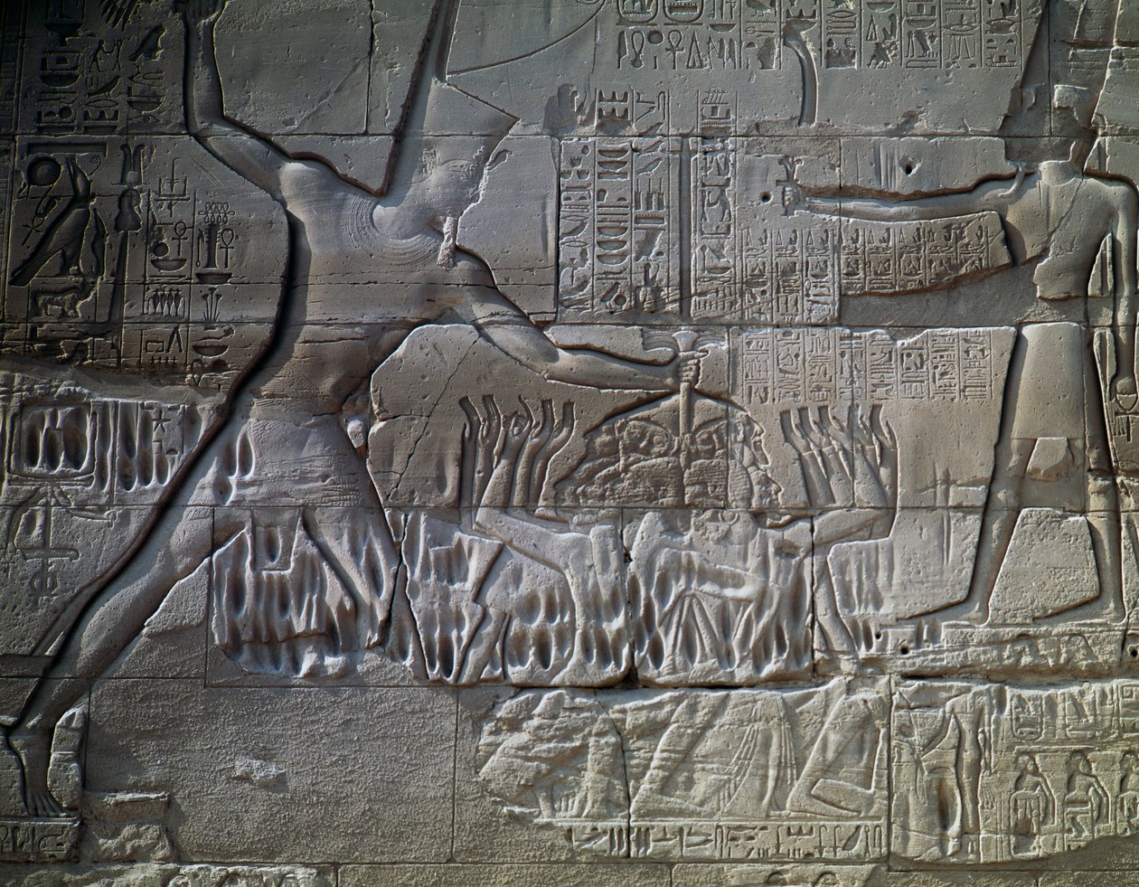 Libyske fanger, relief, ydervæg af den store hypostylehal, Amon-templet, Karnak-tempelkomplekset (Unescos verdensarvsliste) af Egyptian 19th Dynasty