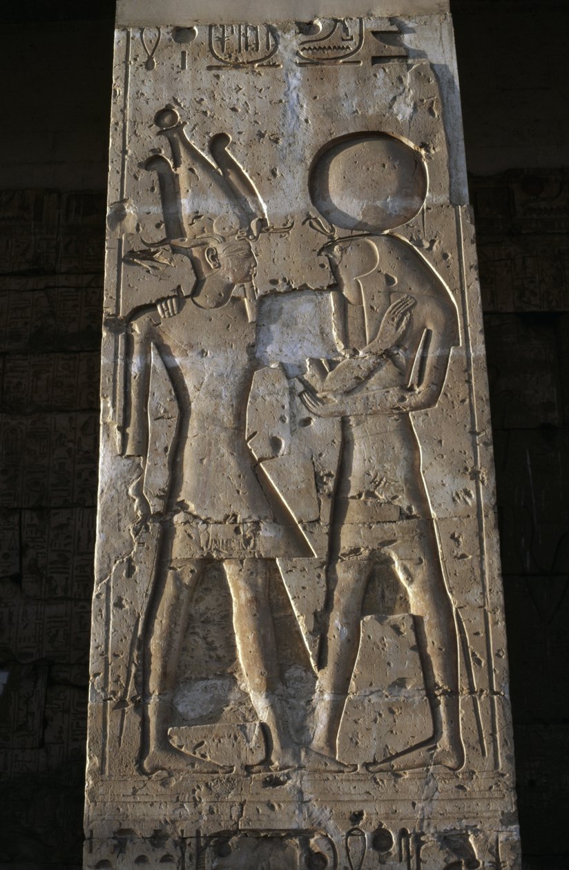 Relief forestillende farao med guden Horus, portikus i Seti I