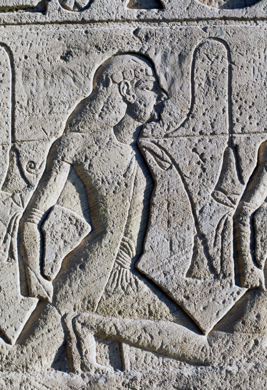 Relief med sorte og asiatiske fanger fra slaget ved Kadesh, detalje fra tronsoklen på facaden af Ramses II