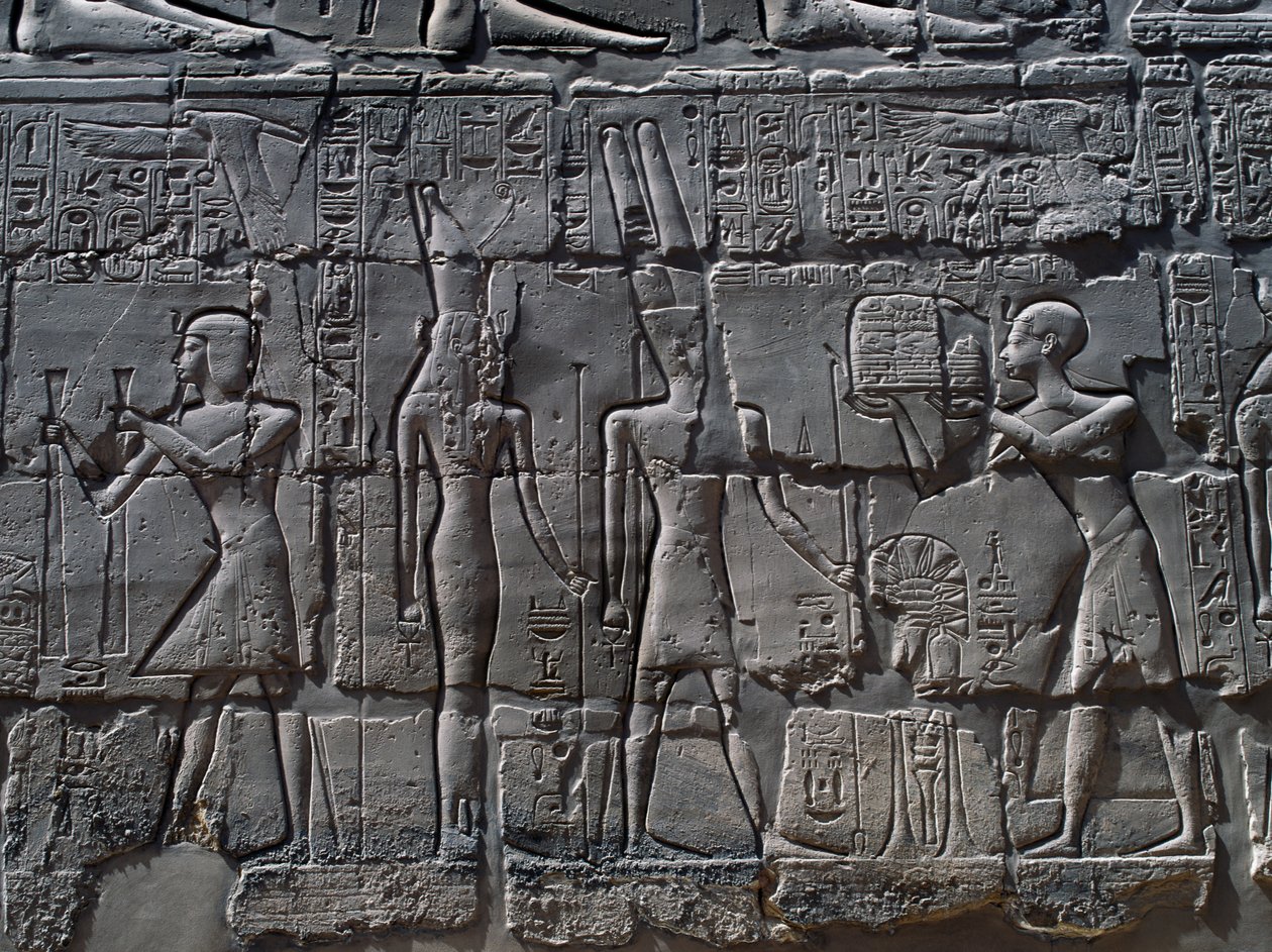 Scener med ofringer til guder, relief, indvendige vægge i den store hypostylehal, Karnak-tempelkomplekset (Unescos verdensarvsliste) af Egyptian 19th Dynasty