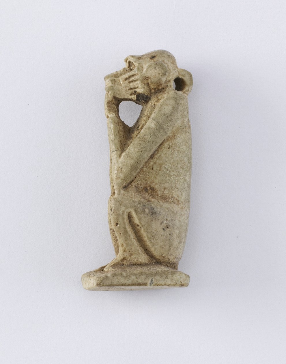 Siddende abe, New Kingdom, ca. 1292-1190 f.Kr. (ler) af Egyptian 19th Dynasty