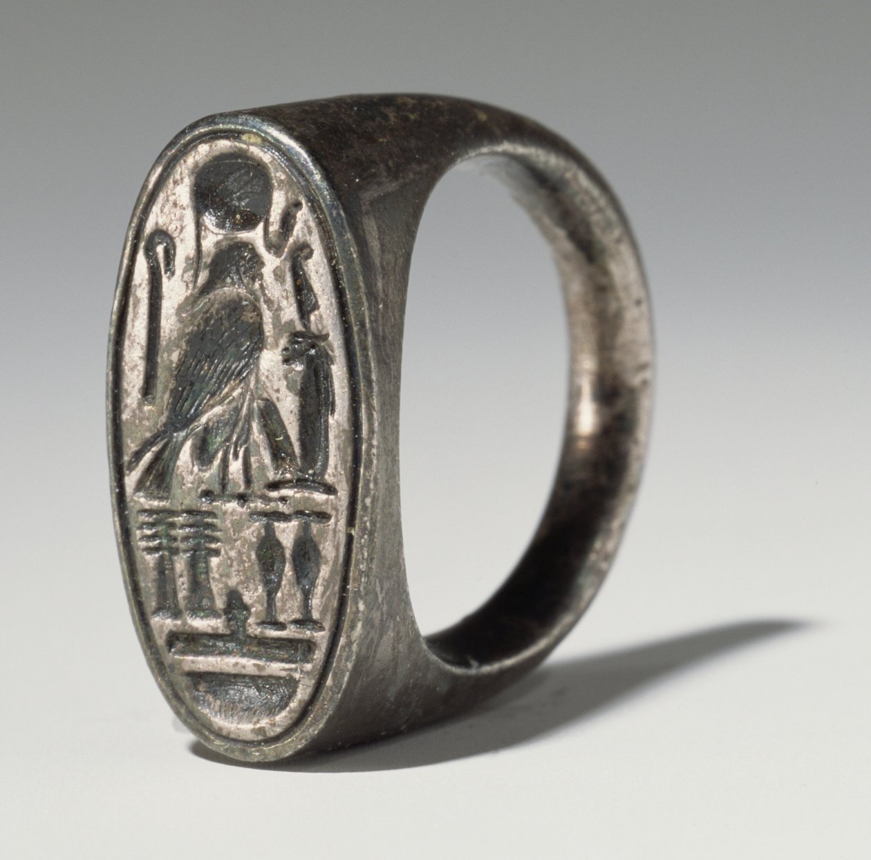 Ring tilhørende Ramesses IV (1153-1147 f.Kr.) New Kingdom (sølv) af Egyptian 20th Dynasty