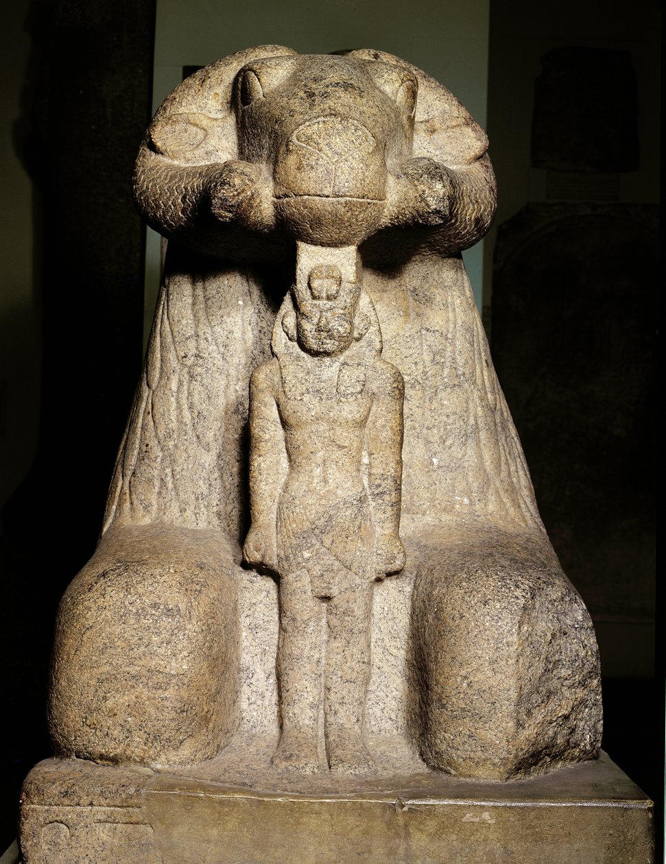 Statue af Amun i form af en vædder, der beskytter kong Taharqa, 690-664 f.Kr. (granit) af Egyptian 25th Dynasty
