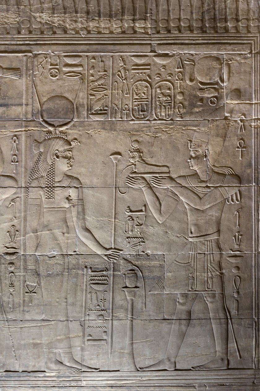 Relieffer i den indre helligdom, Philae-templet, Aswan, Egypten af Egyptian 30th Dynasty