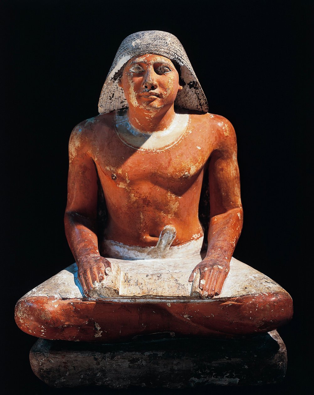 Oldtidens Egypten: statue af en siddende skriver fra nekropolisen Saqqara (Sakkara), 5. dynasti, antikke imperium (kalksten) af Egyptian 5th Dynasty