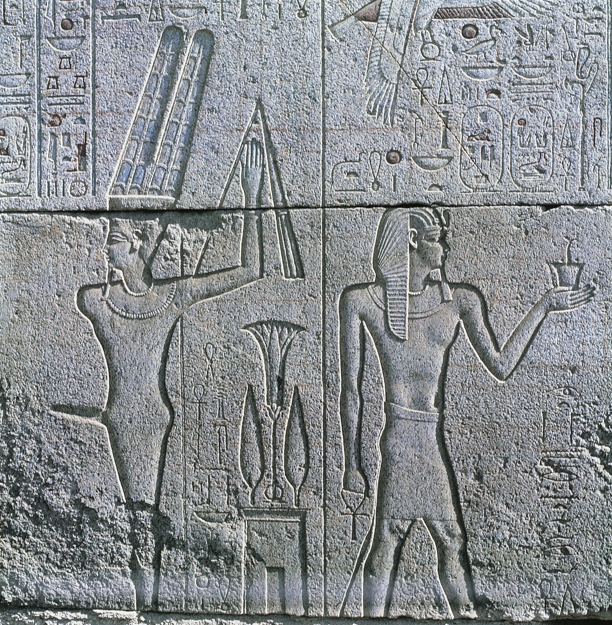 Egypten, det gamle Theben, Luxor, Karnak, relief af guden Min og Philip III Arrhidaeus ved Amons store tempel af Egyptian Egyptian