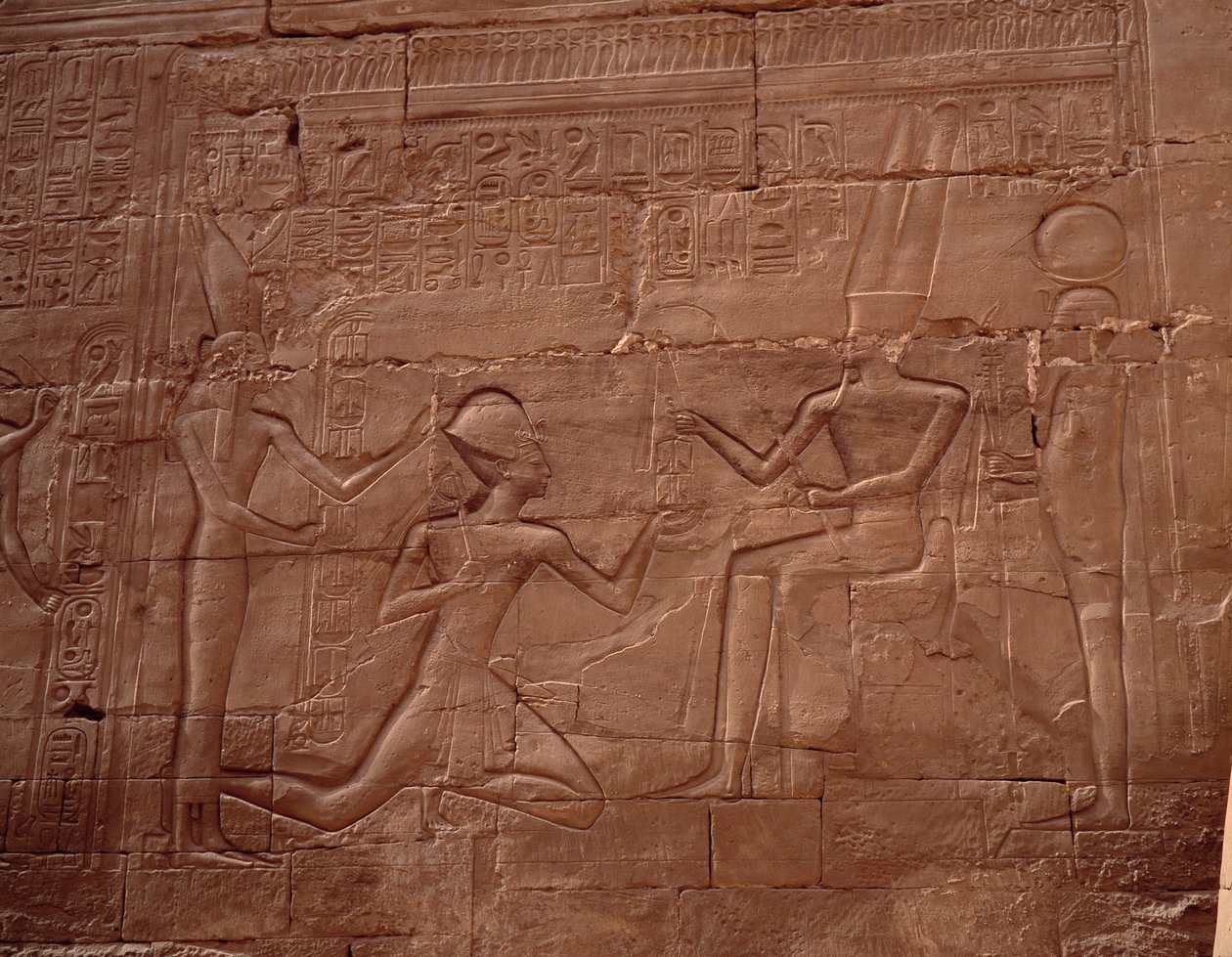 Egyptiske antikviteter: relief, der dekorerer væggene i Karnak-templet (Karnak), Egypten. af Egyptian Egyptian
